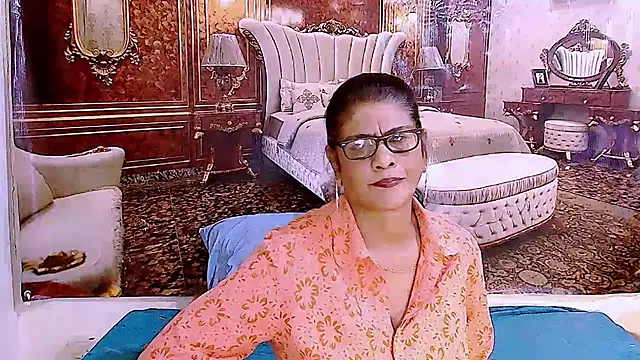 Snapshot of IndianAllure chatting on 06-05-26, 05:36 IndianAllure online show from 06-05-26, 05:36