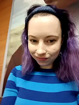 Snapshot of Frost_foxy chatting on 02-22-25, 05:34 Frost foxy online show from 02-22-25, 05:34