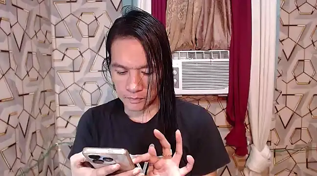 Snapshot of tshugecumxxx chatting on 01-11-25, 12:50 tshugecumxxx online show from 01-11-25, 12:50