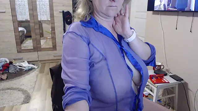 Snapshot of Elza01 chatting on 05-01-26, 07:29 Elza01 online show from 05-01-26, 07:29