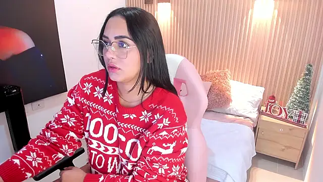 Snapshot of AMELIE_xx chatting on 12-30-24, 02:08 AMELIE xx online show from 12-30-24, 02:08