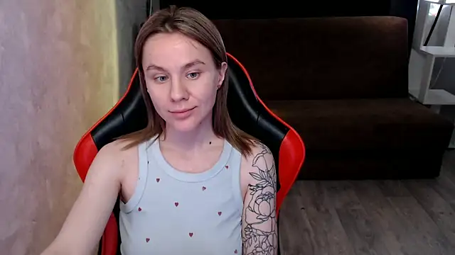 Snapshot of Mila_Jon chatting on 11-27-25, 05:04 Mila Jon online show from 11-27-25, 05:04