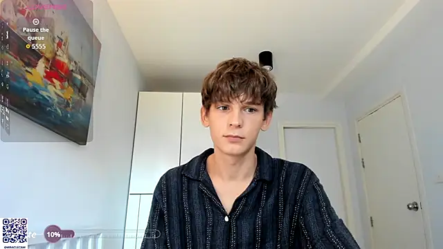 MiracleCam online show from 11-08-25, 02:34