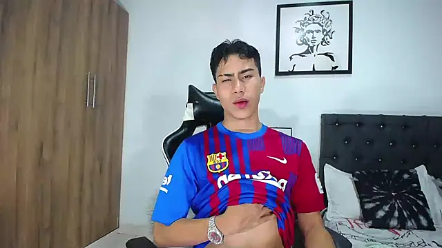 Snapshot of AlanNaughty chatting on 10-16-25, 12:44 AlanNaughty online show from 10-16-25, 12:44