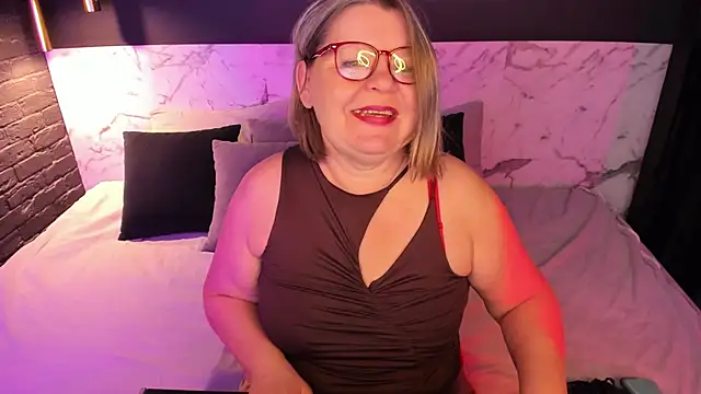 Shannonshine online show from 11-25-25, 05:29