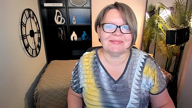 Shannonshine online show from 05-13-26, 05:16