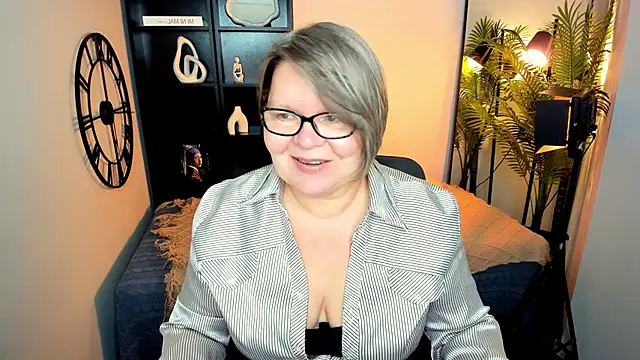 Shannonshine online show from 06-01-26, 01:02