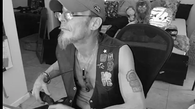 Snapshot of mycock2474u chatting on 02-20-25, 03:34 mycock2474u online show from 02-20-25, 03:34