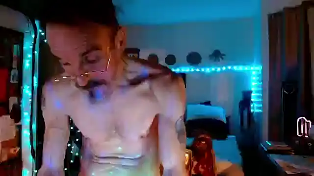 Snapshot of mycock2474u chatting on 09-26-25, 12:53 mycock2474u online show from 09-26-25, 12:53