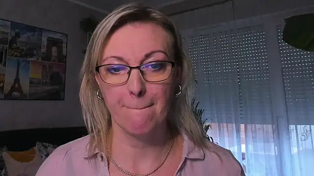 vanessa chat online show from 02-05-25, 02:37