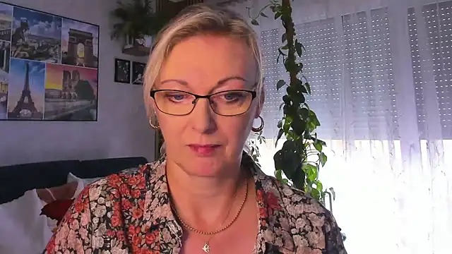 vanessa chat online show from 09-22-25, 01:24