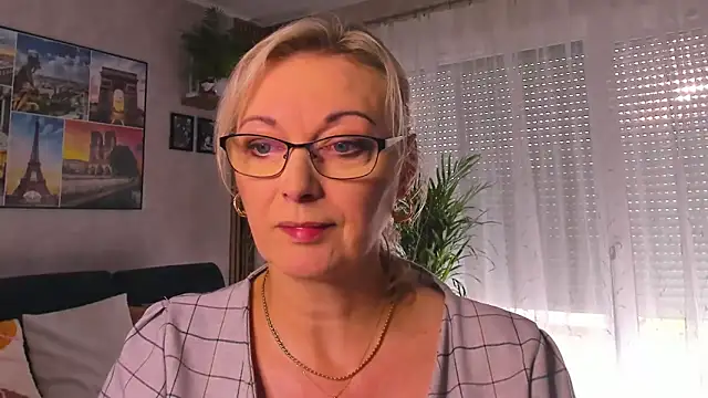 vanessa chat online show from 10-10-25, 06:23