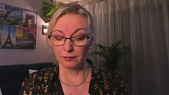 vanessa chat online show from 04-19-26, 06:10