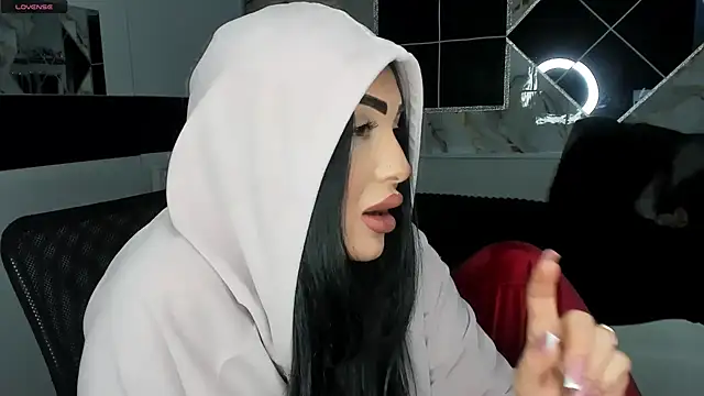 Snapshot of mistress_meryem chatting on 03-04-25, 02:27 mistress meryem online show from 03-04-25, 02:27