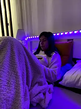 HotyWinter online show from 10-20-25, 03:18