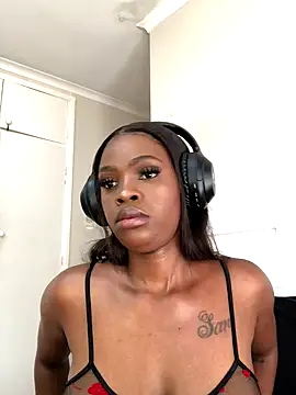 LuciousLips96 online show from 09-11-25, 08:58