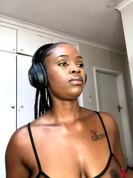 LuciousLips96 online show from 09-21-25, 09:55