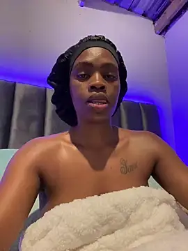 LuciousLips96 online show from 12-20-25, 08:05