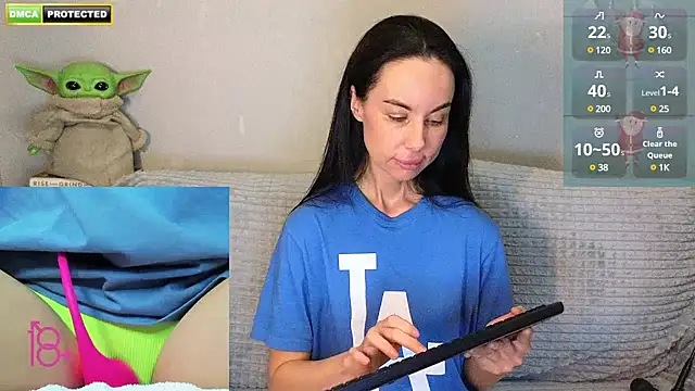 Snapshot of 3ight33nplus chatting on 01-26-25, 02:03 3ight33nplus online show from 01-26-25, 02:03