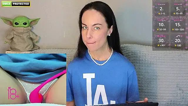 Snapshot of 3ight33nplus chatting on 03-09-25, 09:25 3ight33nplus online show from 03-09-25, 09:25