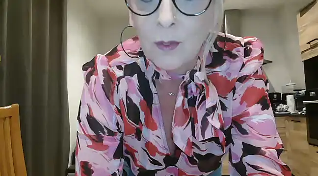 Snapshot of lilie69 chatting on 01-28-25, 06:07 lilie69 online show from 01-28-25, 06:07