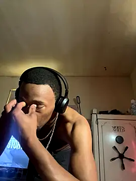 Tristris100 online show from 10-30-25, 06:19