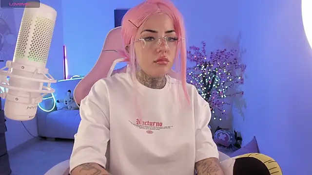 cute catlyn online show from 04-17-26, 03:15