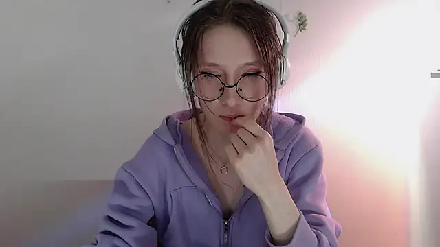  Hanna Moon  online show from 05-18-26, 01:17