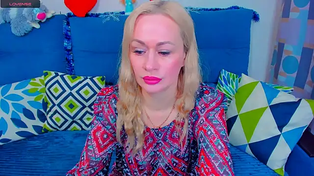 EllenMoore online show from 12-25-24, 03:40