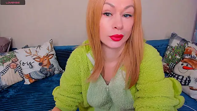 EllenMoore online show from 12-17-25, 03:12