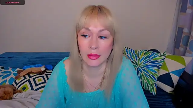 EllenMoore online show from 06-01-26, 03:08