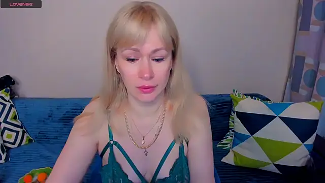 EllenMoore online show from 06-10-26, 03:50