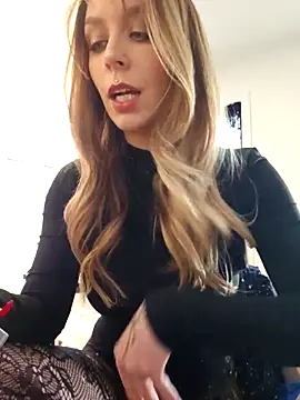 LilyOrion online show from 02-12-26, 06:25