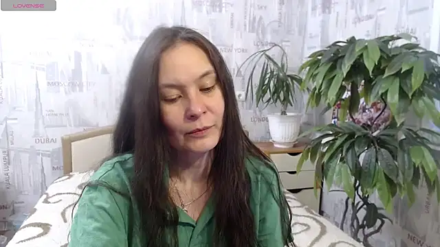 Snapshot of GinaQSoul chatting on 05-11-26, 04:04 GinaQSoul online show from 05-11-26, 04:04