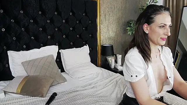 LisaCroft online show from 02-17-25, 09:13