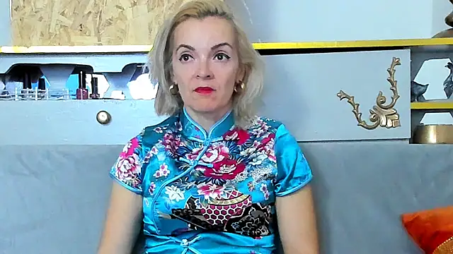 KateConner online show from 11-10-25, 06:51