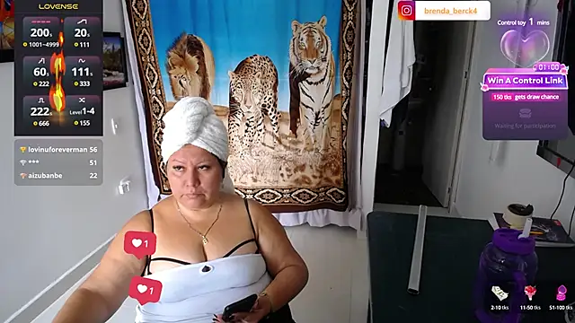 Snapshot of Brenda_Berck_ chatting on 03-05-25, 02:01 Brenda Berck online show from 03-05-25, 02:01