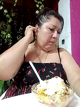 Snapshot of Brenda_Berck_ chatting on 10-15-25, 12:44 Brenda Berck online show from 10-15-25, 12:44