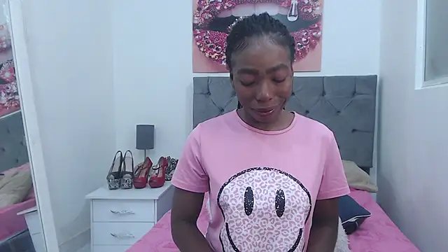 Snapshot of kirajohnson chatting on 03-12-25, 10:37 kirajohnson online show from 03-12-25, 10:37