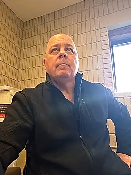 horny4you1 online show from 10-28-25, 06:54