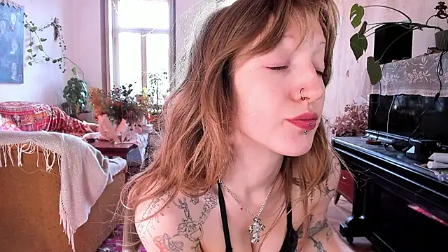 Snapshot of Miranda2_0 chatting on 01-12-25, 06:28 Miranda2 0 online show from 01-12-25, 06:28