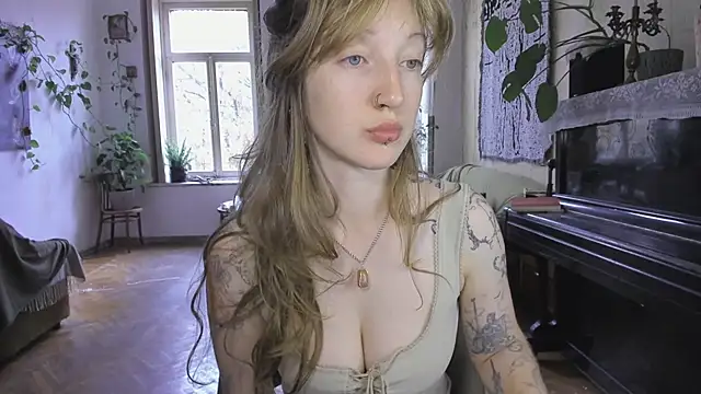 Snapshot of Miranda2_0 chatting on 10-18-25, 06:05 Miranda2 0 online show from 10-18-25, 06:05