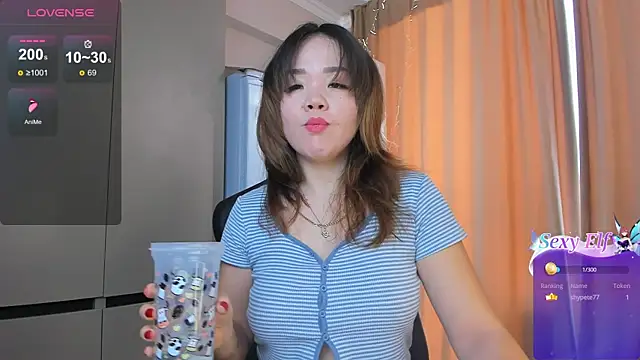 Snapshot of azure_moon2 chatting on 01-11-25, 05:31 azure moon2 online show from 01-11-25, 05:31