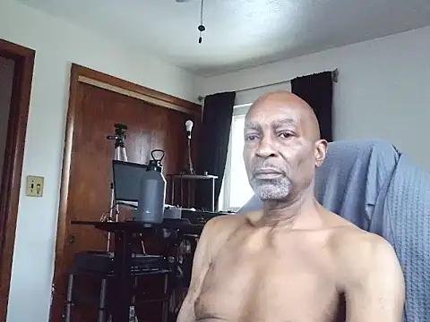 longdick4you8686 online show from 04-13-26, 11:37