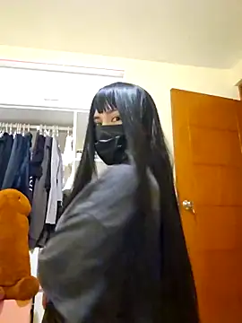 Latin summer online show from 04-23-26, 01:51