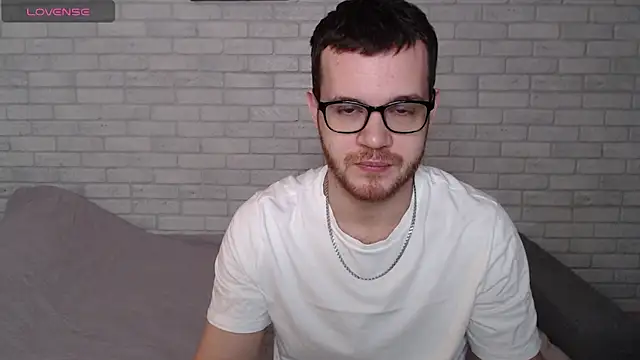 Snapshot of Alexxx_horny chatting on 03-20-26, 05:01 Alexxx horny online show from 03-20-26, 05:01