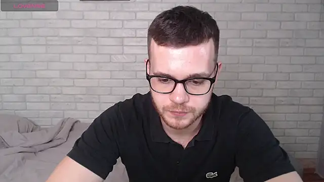 Snapshot of Alexxx_horny chatting on 05-12-26, 03:09 Alexxx horny online show from 05-12-26, 03:09
