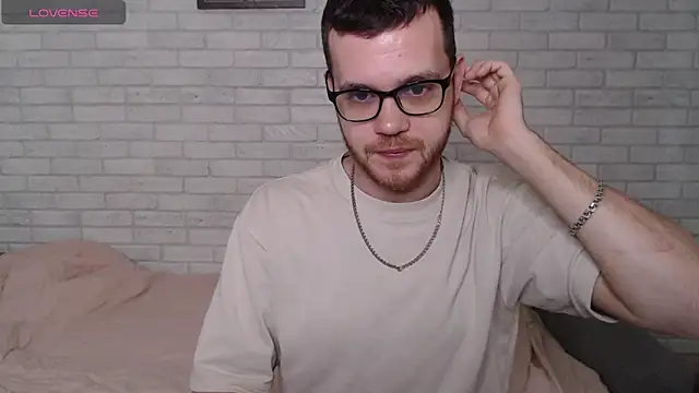 Snapshot of Alexxx_horny chatting on 06-01-26, 07:10 Alexxx horny online show from 06-01-26, 07:10