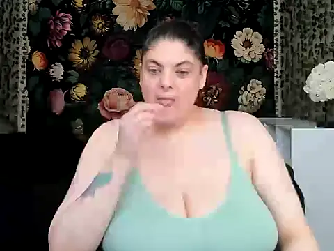 Snapshot of Exotic-Melons chatting on 06-06-26, 11:31 Exotic-Melons online show from 06-06-26, 11:31