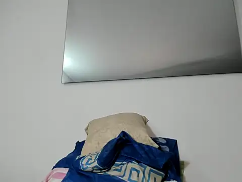 foxy-porn1 online show from 02-15-25, 11:47